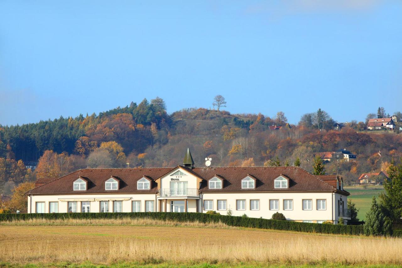 Hotel BRADA Jičín Buitenkant foto