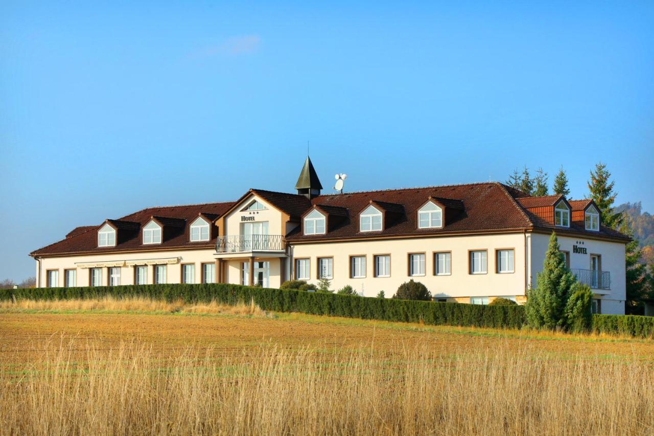 Hotel BRADA Jičín Buitenkant foto