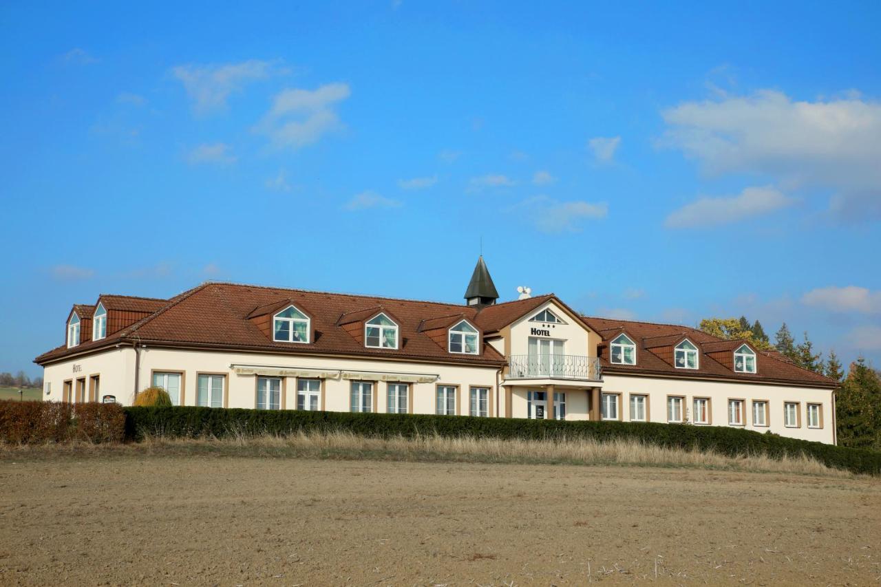 Hotel BRADA Jičín Buitenkant foto